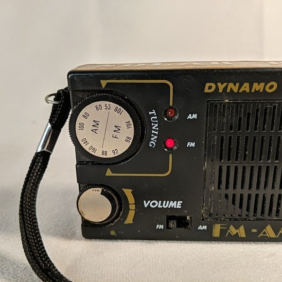 Dynamo & Solar Radio FM AM Receiver Solar Powered Hand Crank Battery - Picture 2 of 7